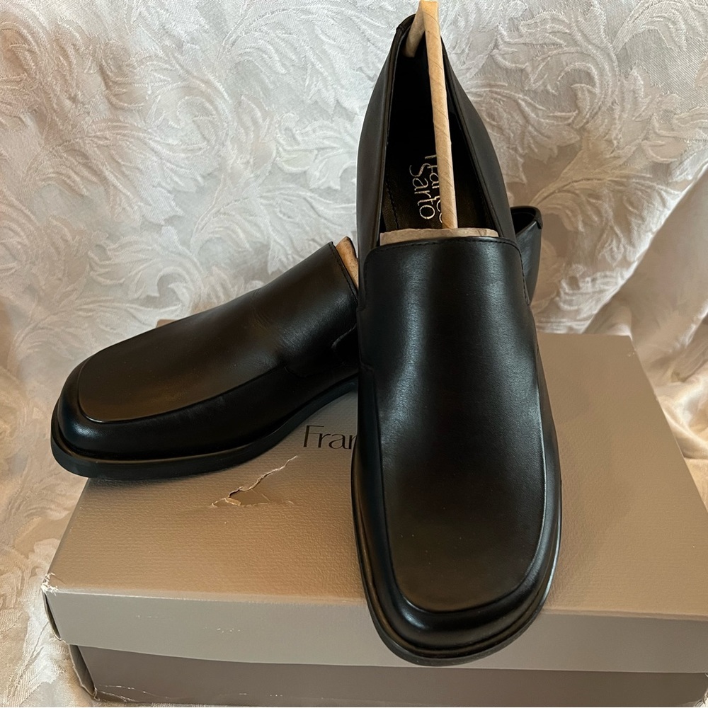 Franco Sarto~L-Bocca~Black Leather~Womens Elegant Loafers~Size 9 M NEW~Slip on